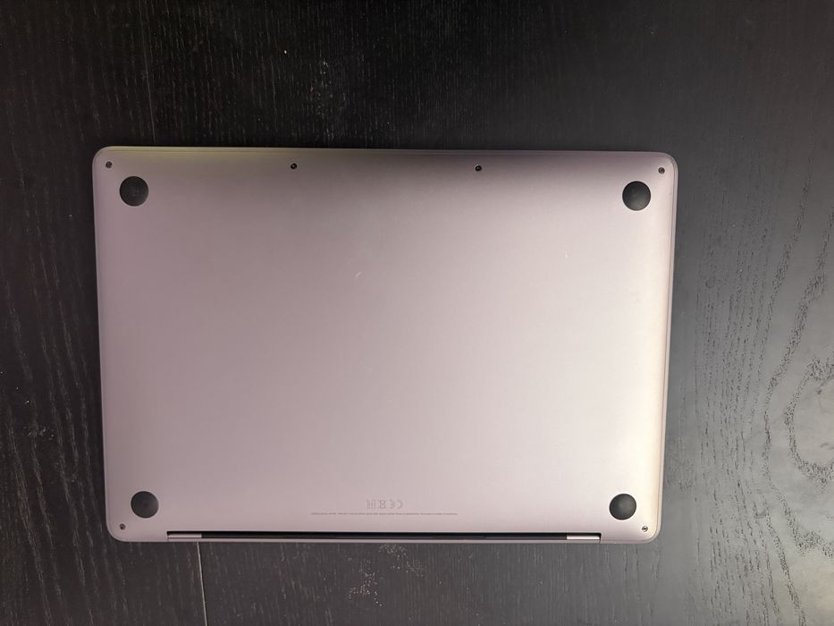 Macbook pro M2 ,2022 ,13” , 16Gb ram , 256 Gb