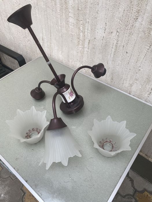 Lustre cu trei si sase brațe