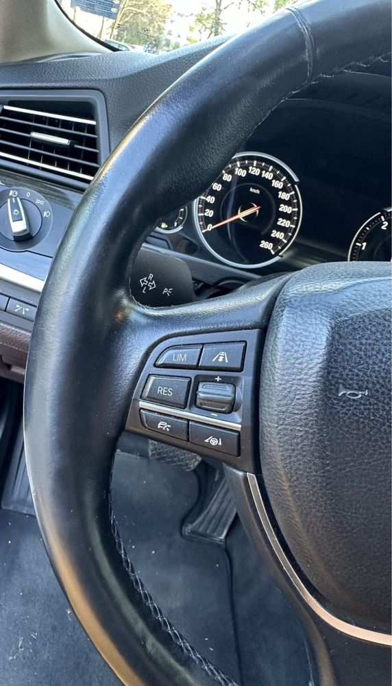 Продавам оригинален волан бмв ф10 bmw f10