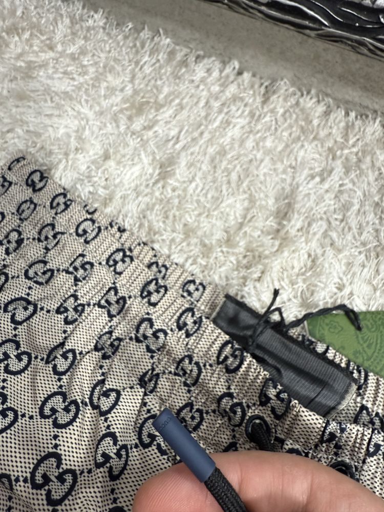 Sort de baie Gucci colectie noua vara 2025