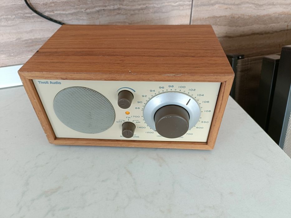 Tivoli audio model One,  FM / AM radio, perfect funcțional, sunet fb!