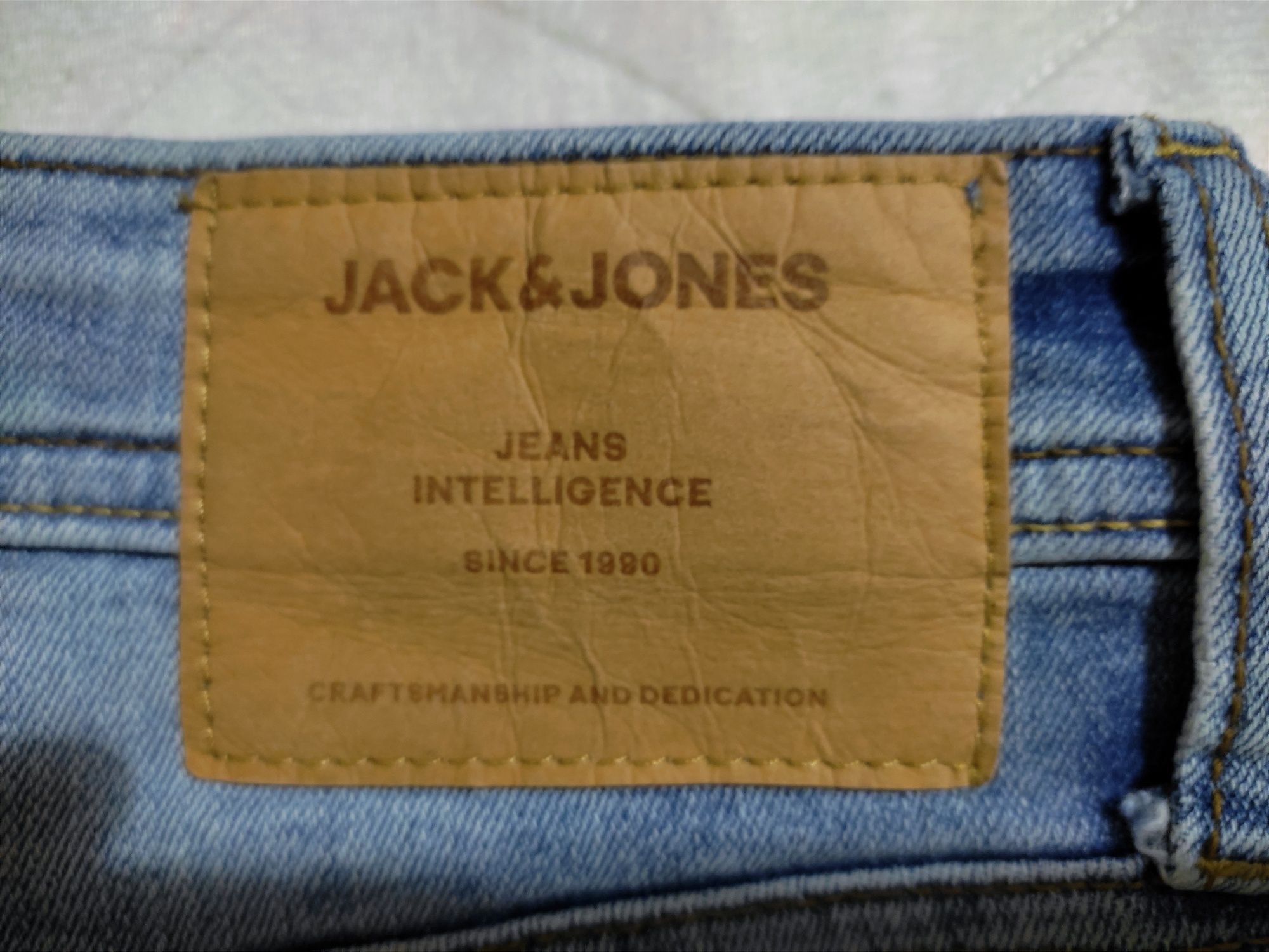 Мъжки прилепнали дънки Jack & Jones