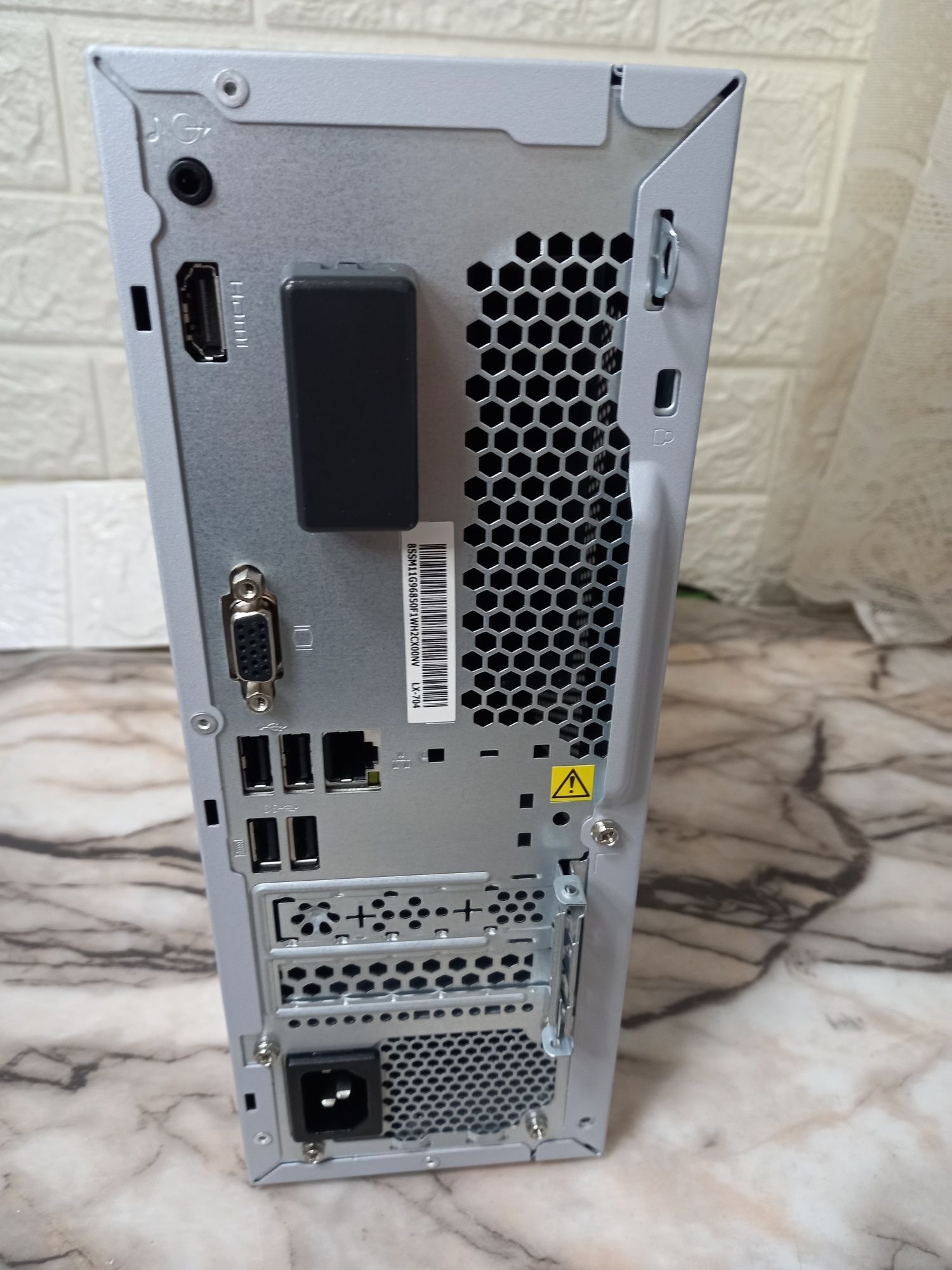Компютър Lenovo IdeaCentre 3  Ryzen 5 5600H 16gb 1Tb SSD  Vega 7