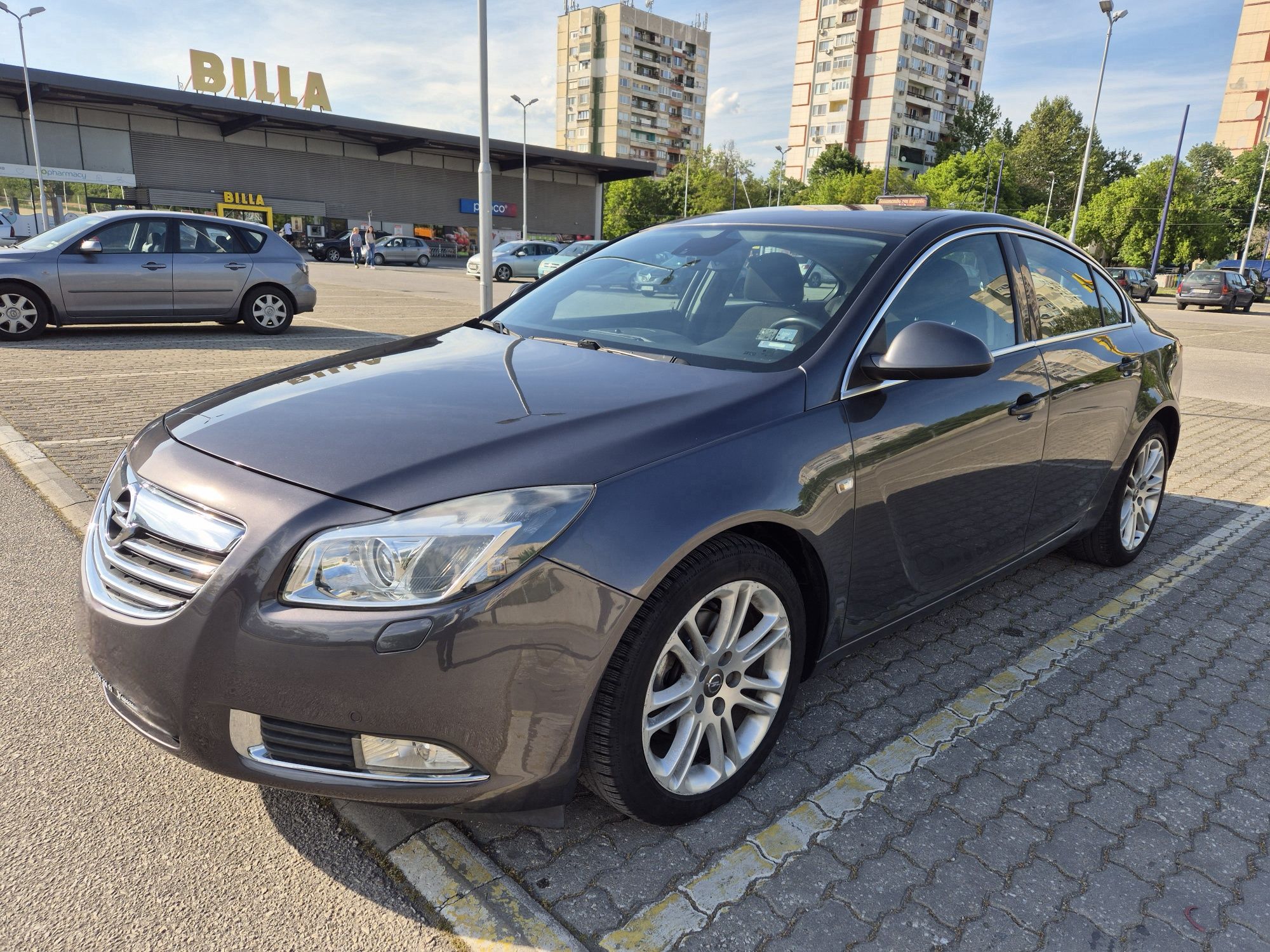 Продавам опел инсигния 160кс дизел