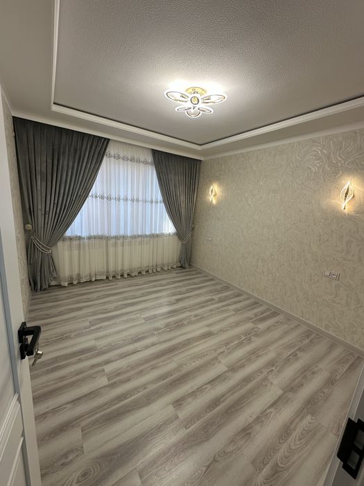 Срочно сотилади квартира янги ремонт люкс