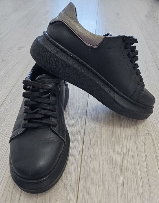 Adidași damă din piele