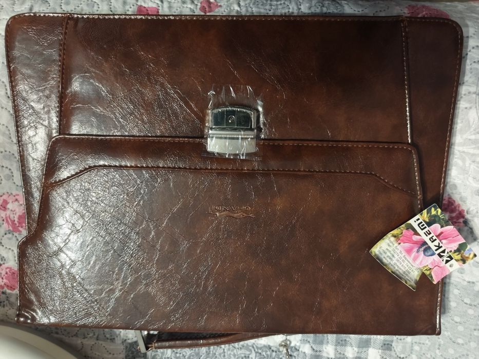 Кожена чанта за документи