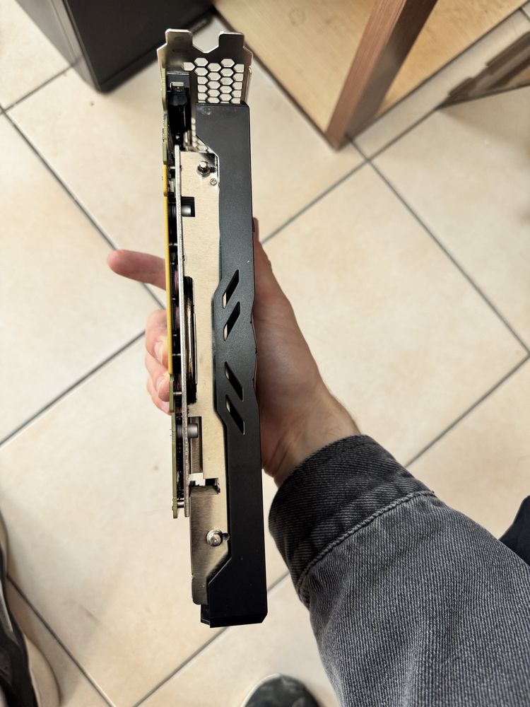 Продам 1660ti видеокарту