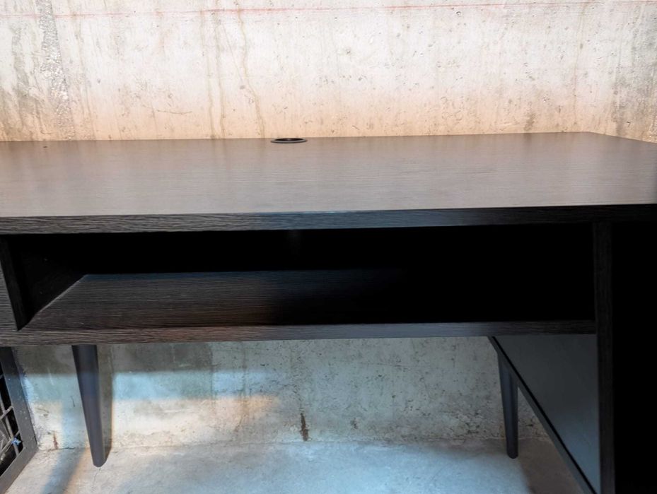 Birou Computer Kring picioare metalice, cu sertar maro inchis