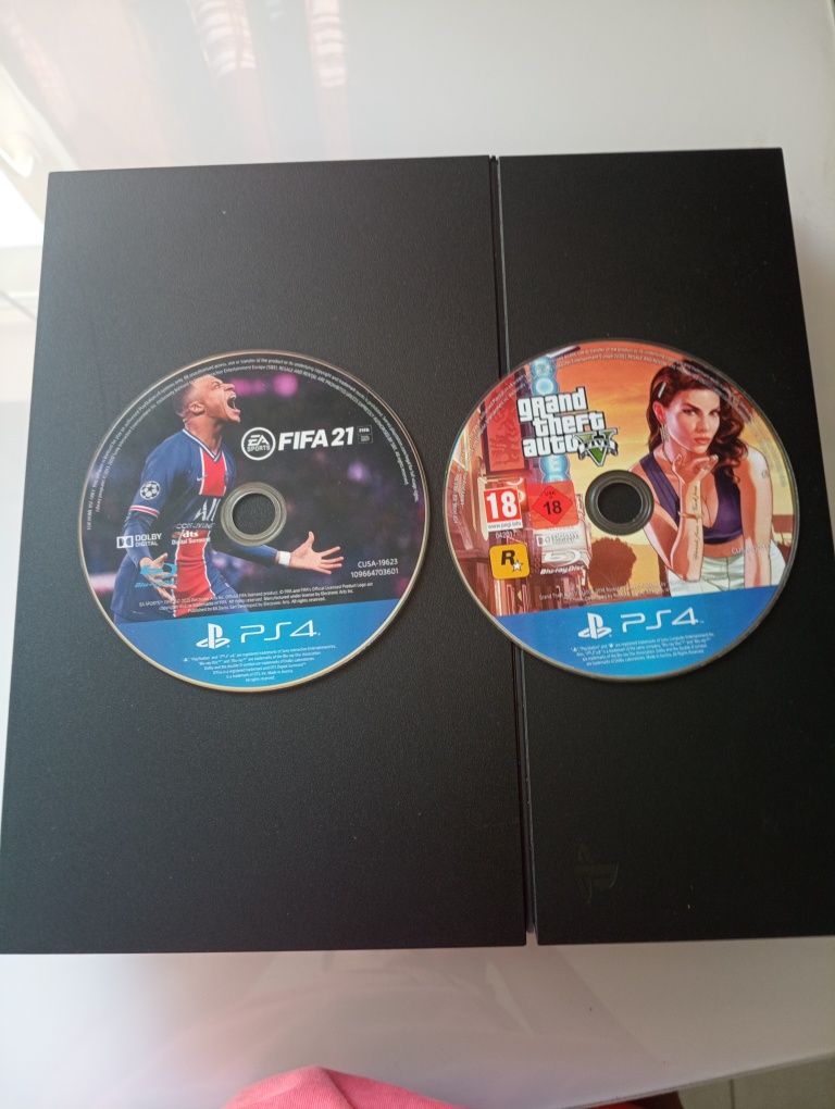 PS 4 cu volan GTA 5 FIFA 21