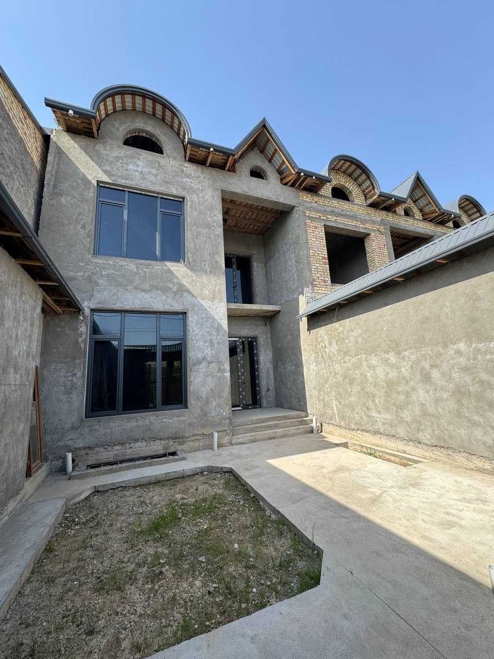 Евродом, ор. Зинит, улица Тикланиш, 2 сот. 320 м2, коробка. 179 000$