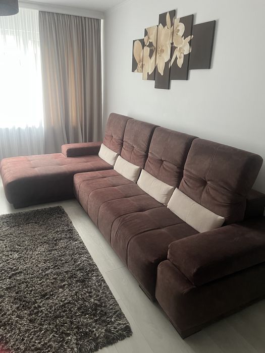 Coltar living extensibil cu lada de depozitare