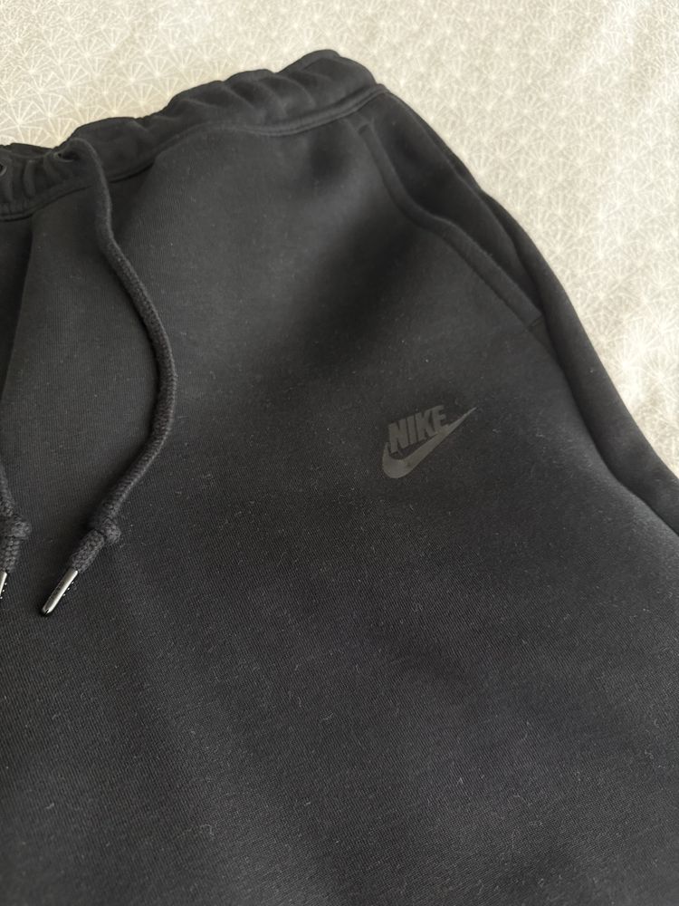 Къси панталони Nike Tech
