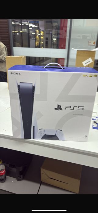 PlayStation 5……..