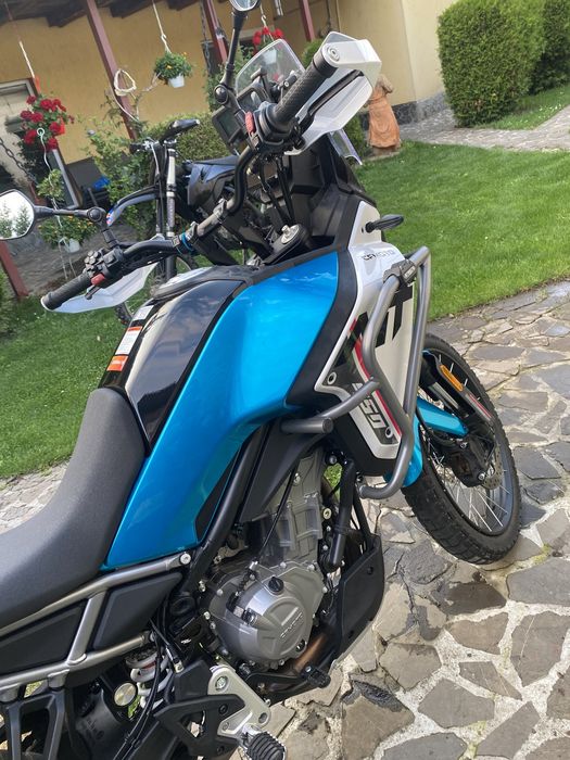 CF Moto 450 MT in garantie ( top case , side casae , cresh bar  inclus