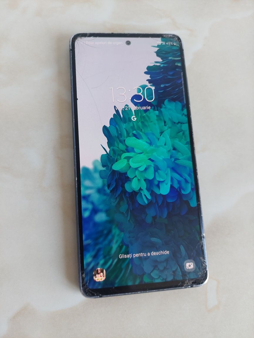 Vând Samsung Galaxy S20 FE (fan edition) cu probleme dar placa bună !