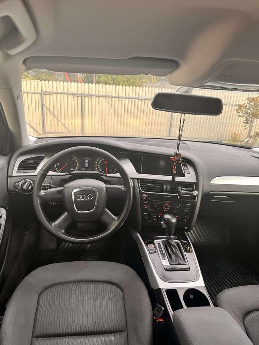 AUDI A4 B8 2.0D 143 cai automat