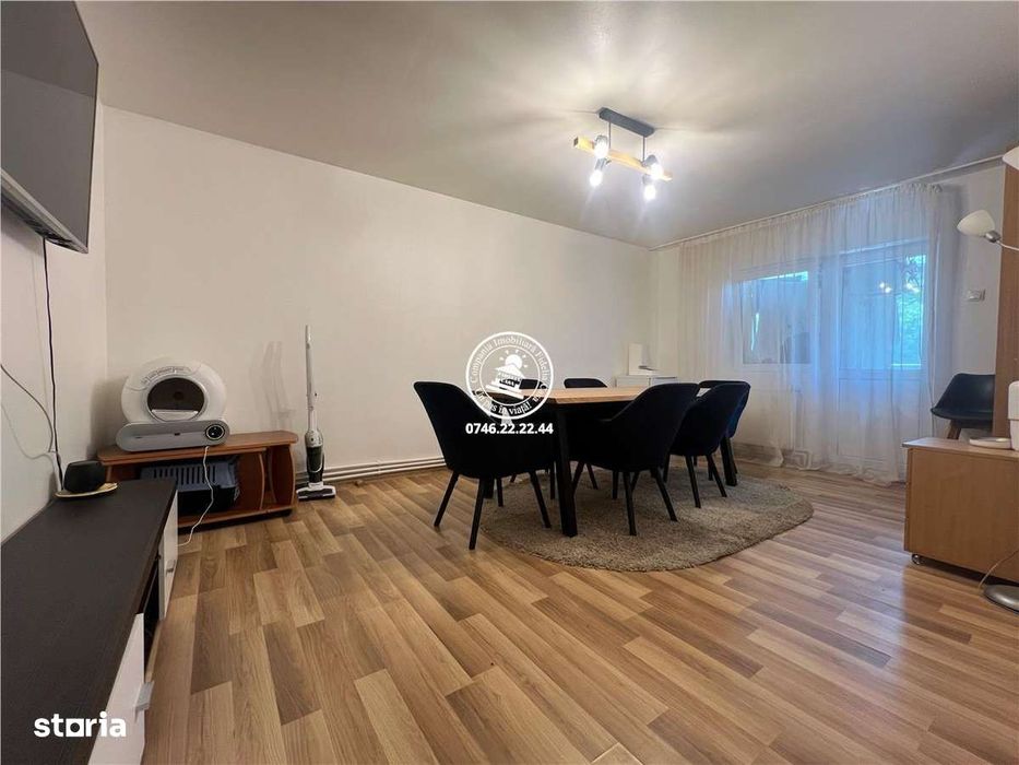 Apartament decomandat cu 4 camere pe etaj intermediar