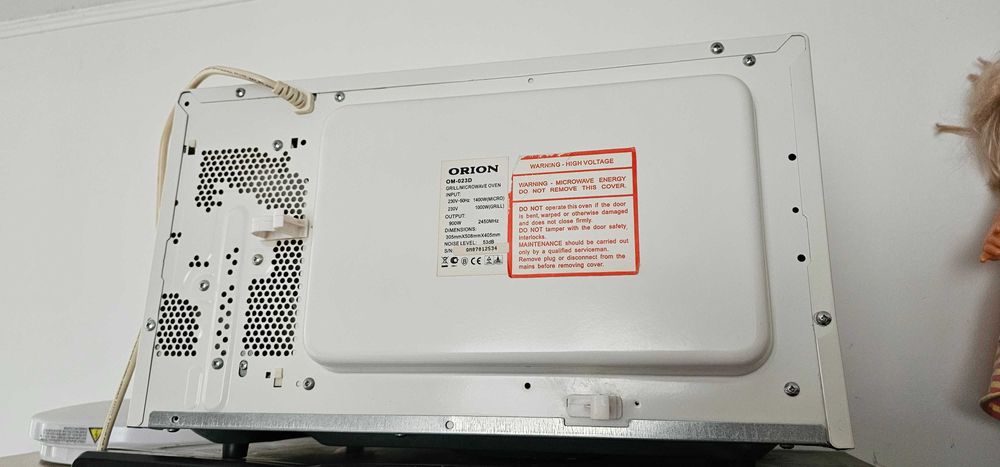 Cuptor cu Microunde Orion 1400 w cu Grill. Functioneaza .
