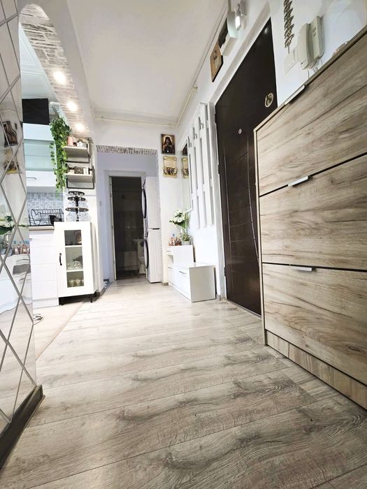 Vând apartament 2 camere