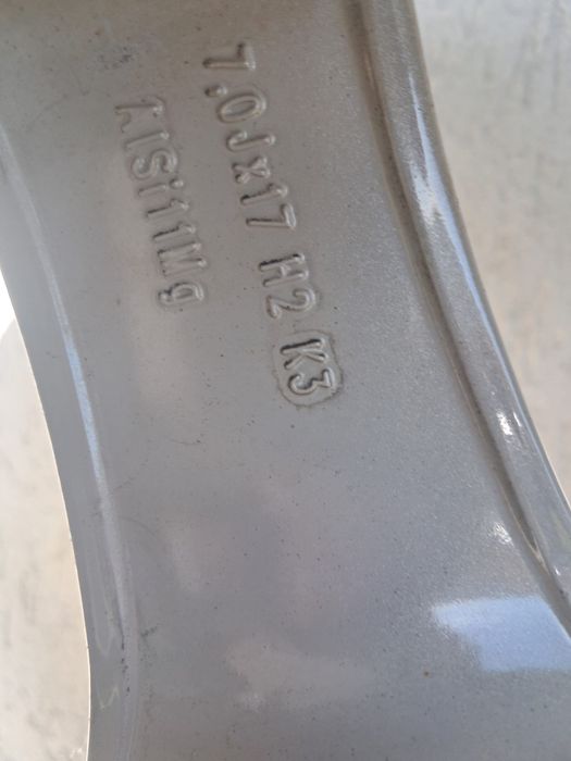 Vând anvelope cu jante de iarnă Dunlop