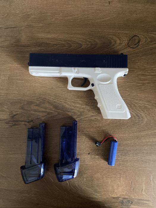 Воденой пистолет , рабочий новый