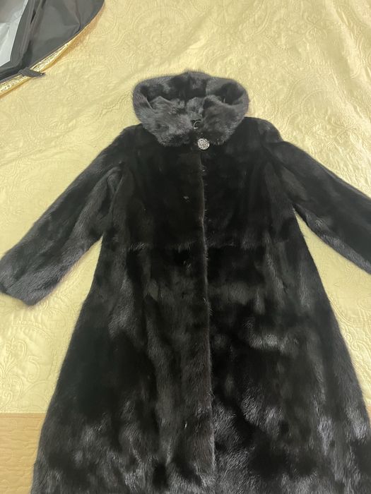 Продам норковую шубу в отличном состояние