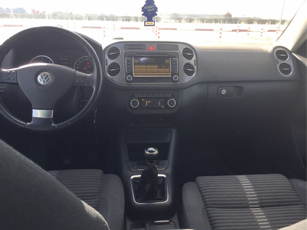 Proprietar vînd VwTiguan euro 5.4x4model 2011 /170 cp