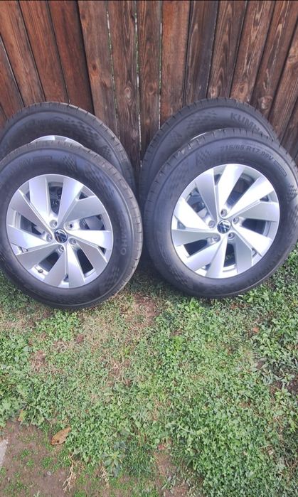 Vând roți vw tiguan noi cauciucuri de vară 215 65 r17 preț 4300 RON.