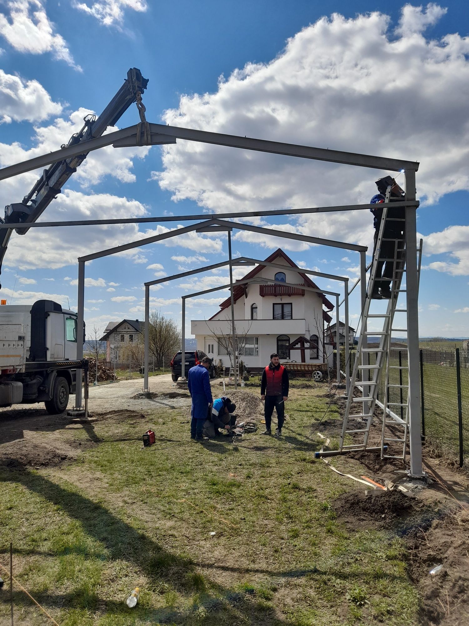 Vand hale metalice fără nici un avans