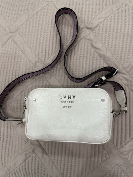 Продам сумочку DKNY (кожа, оригинал)