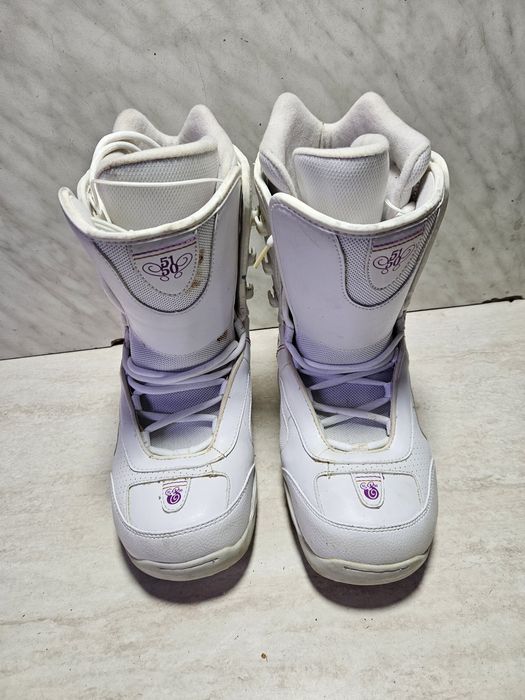 Boots 115 buti placa snowboard   5150 mărimea 39  (25   cm) .