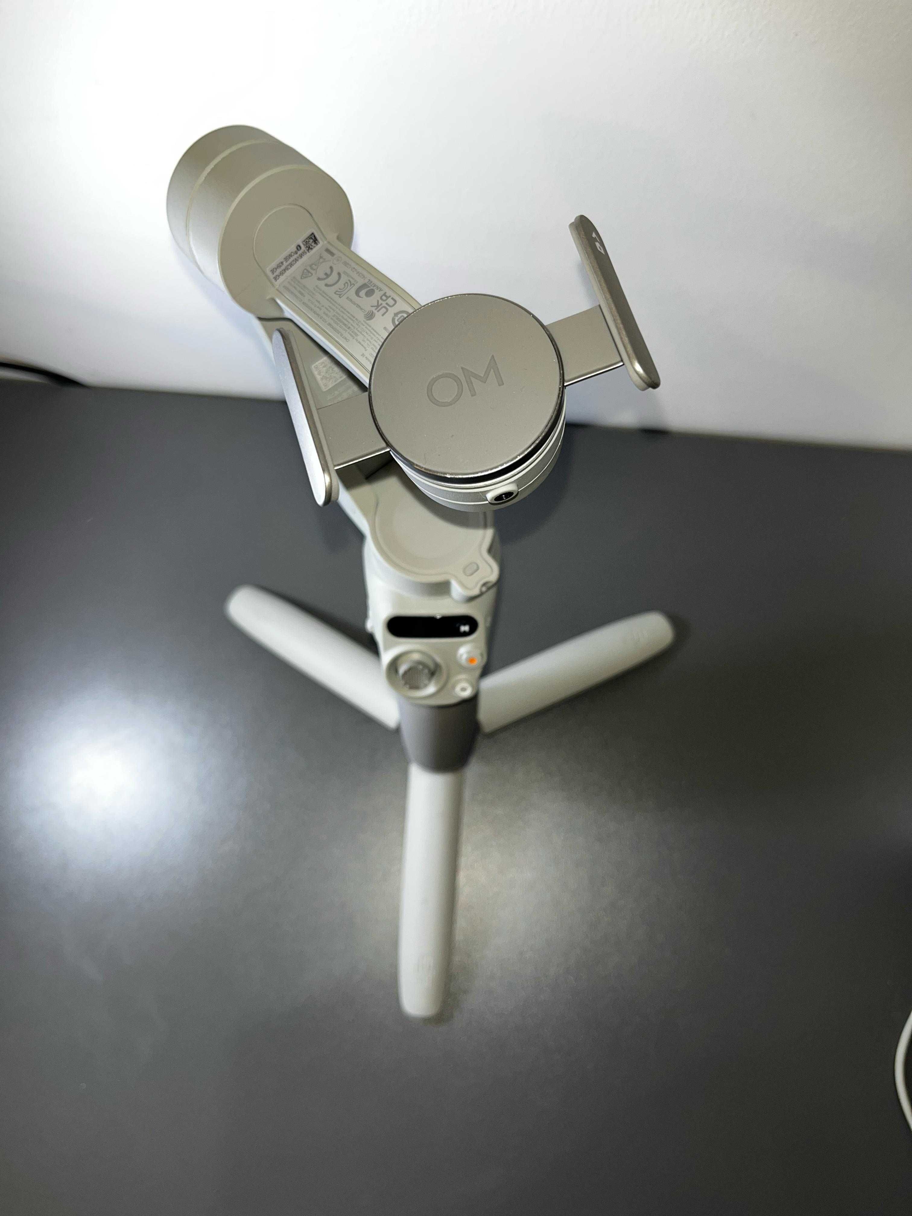 Продаю стабилизатор DJI Osmo Mobile SE (торг)