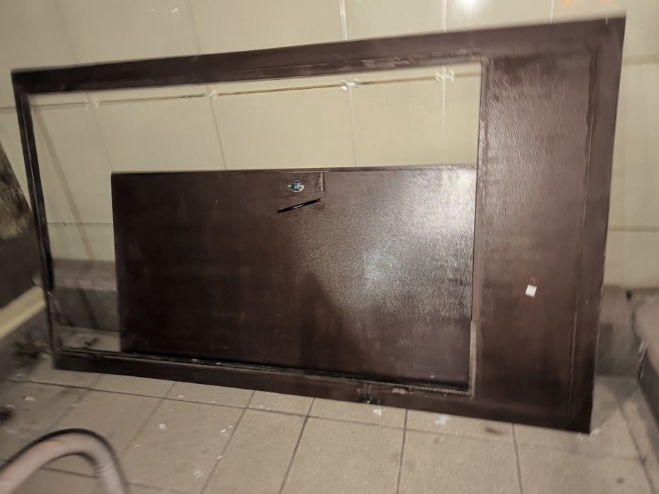 Срочно продам двери  металлические