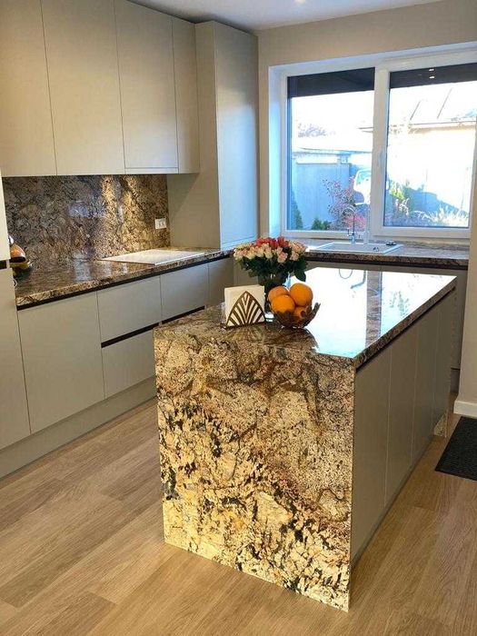 Travertin , Granit