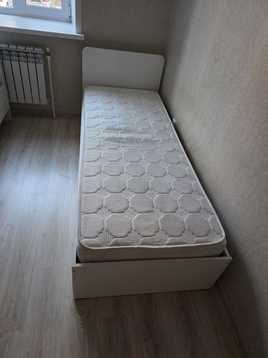 Кровать с раздвижной шкафчиком