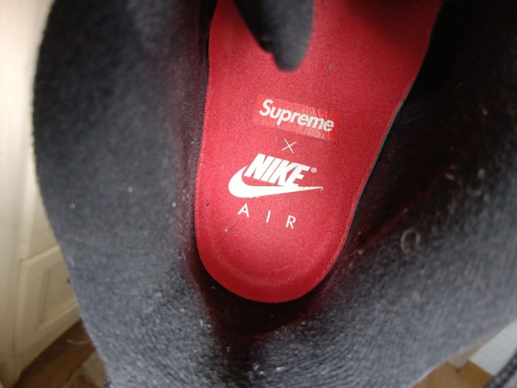 Nike Uptempo x Supreme