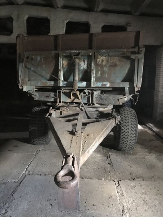 Продам усилннный прицеп ПТС-10 тримя новими гидроцилиндрими