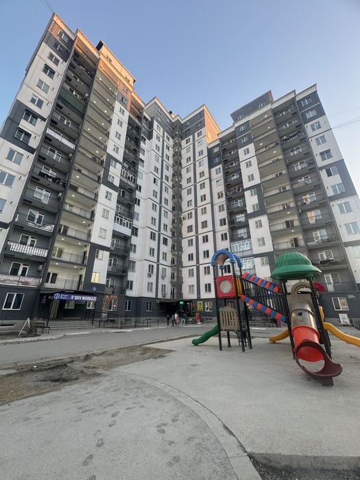 Продается квартира Под бизнес адрес:массив Карасув ор.Буюк супермаркет