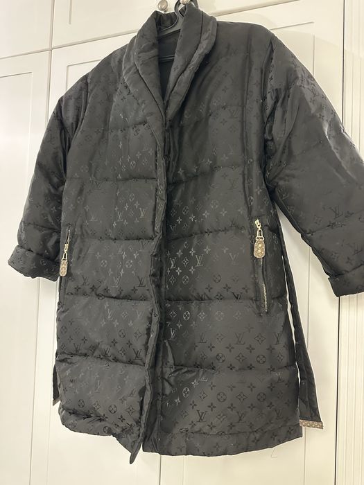 Продаю зимнюю куртку