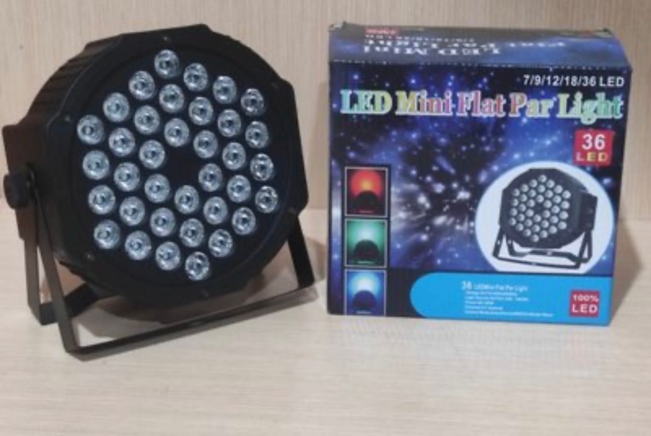 Прожектор с 36 LED светлини