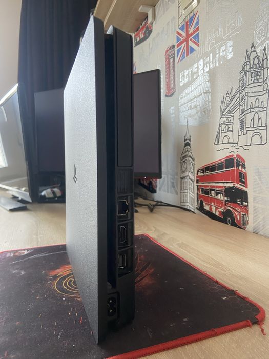 PlayStation 4 Slim 500 gb SSD fortnite,GTA V,