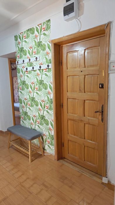Inchiriez apartament 3 camere decomandate centru-gara Iasi