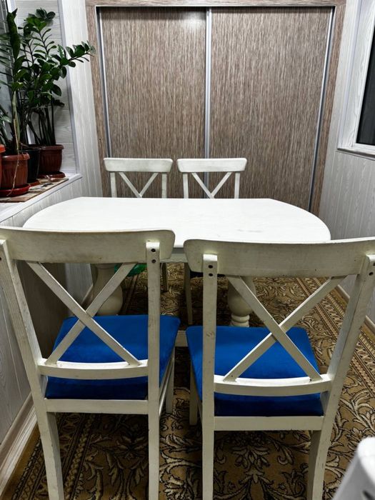 Стол стул сотилади холати яхши 1 та стол 6 та стул