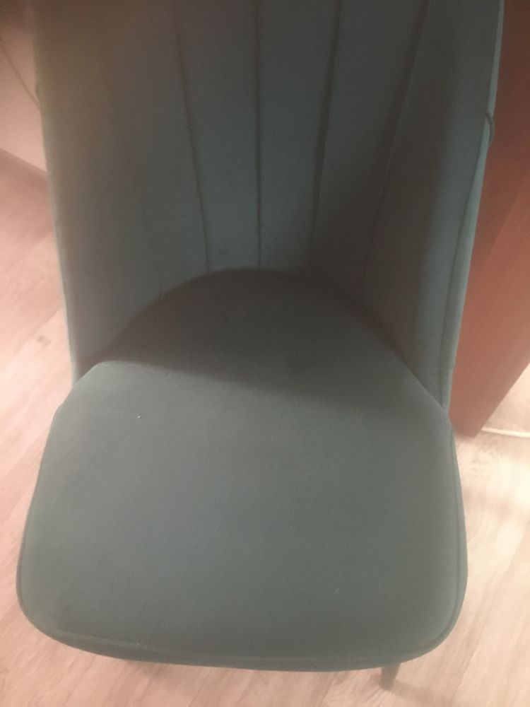 Стол со стульями почти новые