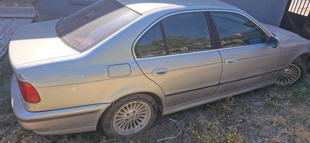 bmw e39  520i  96г.