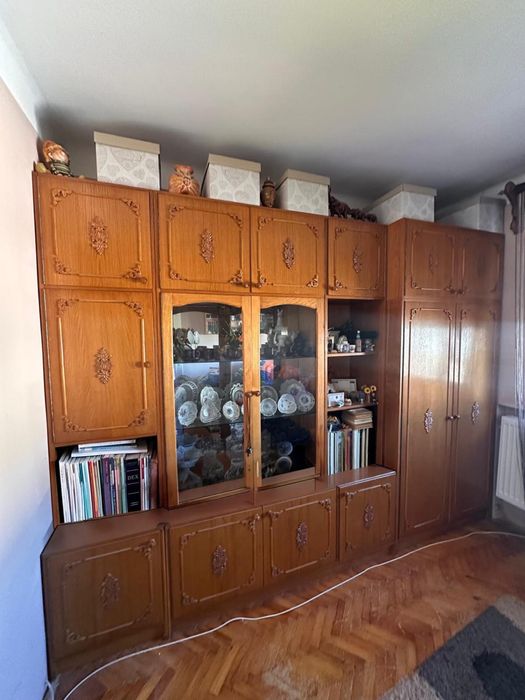 Mobilier vintage din lemn masiv, stare buna