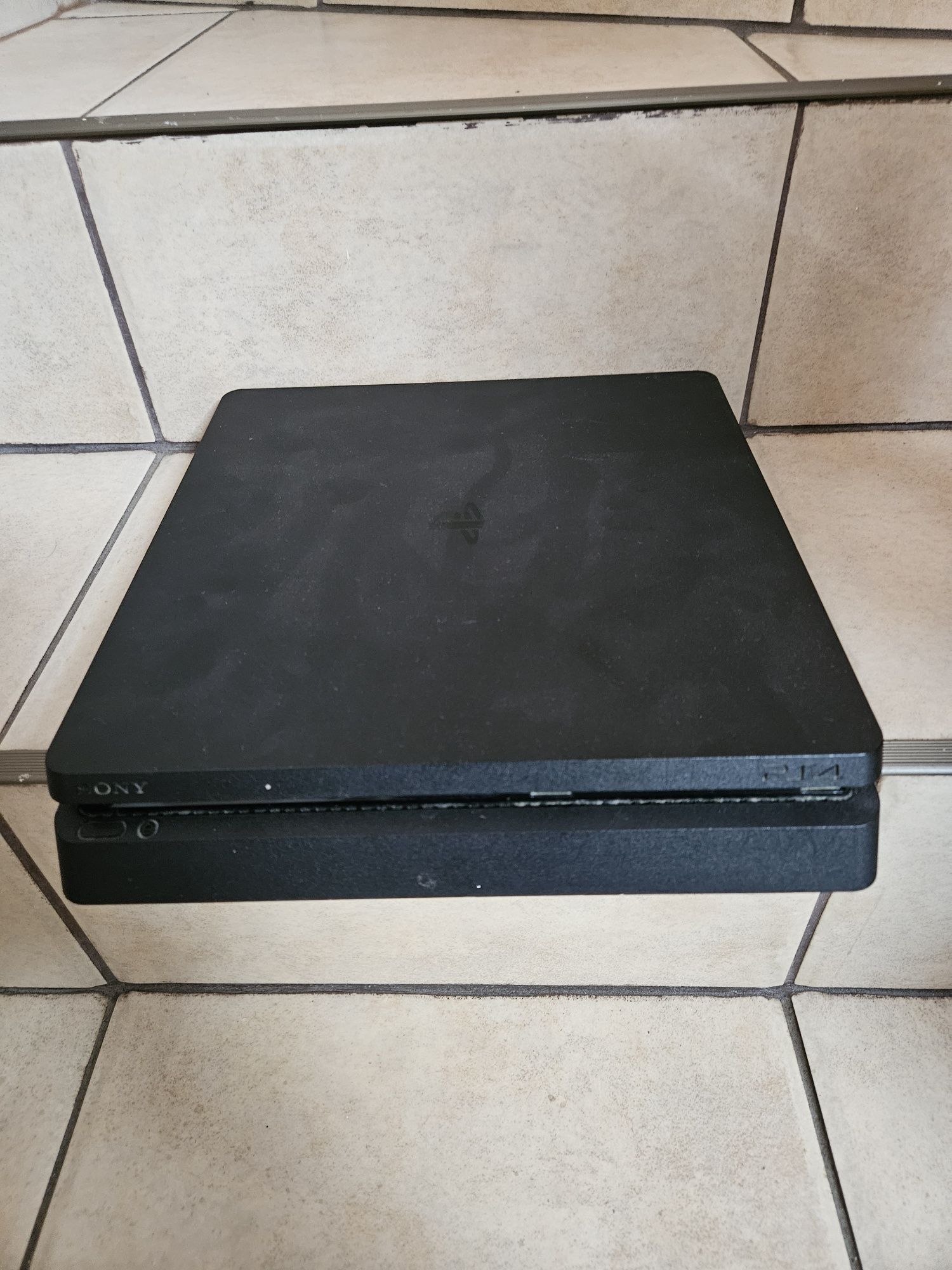 Ps4 slim +1  maneta originala si 2 aftermarket+jocuri