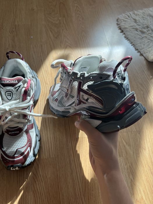 Balenciaga runner burgundy