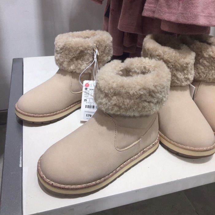 Сапожки угги на девочку  26 размер